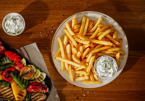 Grilovaná zelenina s tzatziki a hranolkami 1.2.3 Original